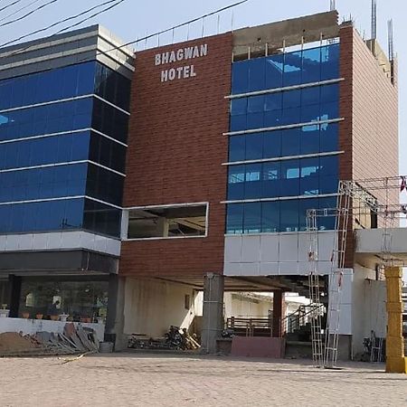 Bhagwan Hotel Gonda Exterior foto